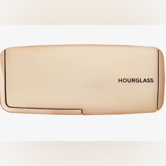 HOURGLASS Ambient Lighting Palette Volume III NEW - Picture 3 of 4